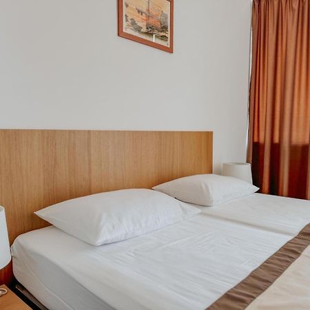 Motel Ljetni Raj Baška Voda Exterior foto